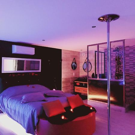 Why Not Hotel Ledignan Bagian luar foto