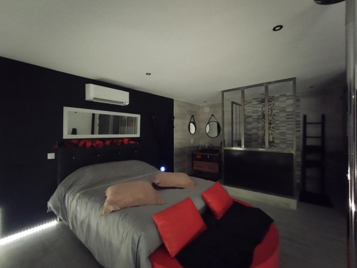 Why Not Hotel Ledignan Bagian luar foto