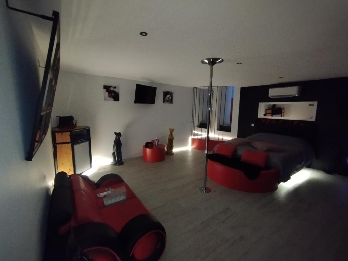 Why Not Hotel Ledignan Bagian luar foto